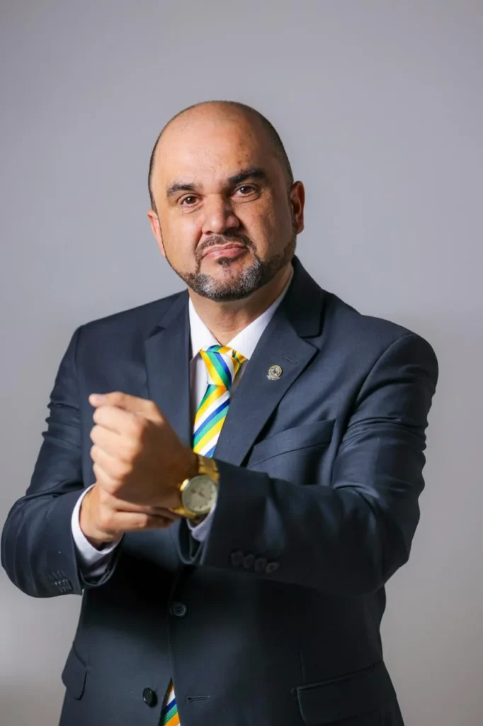 Dr. Evandro: Uma Voz Forte do Paraná no Congresso