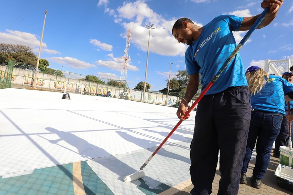 Ceilândia ganha reforço de mais de 2 mil alunos do RenovaDF na manutenção de equipamentos públicos
