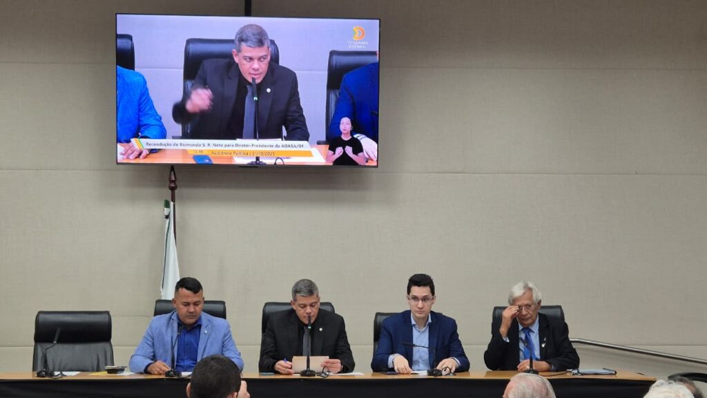 Deputado Daniel Donizet conduz sabatina que reconduz Raimundo Ribeiro à presidência da Adasa