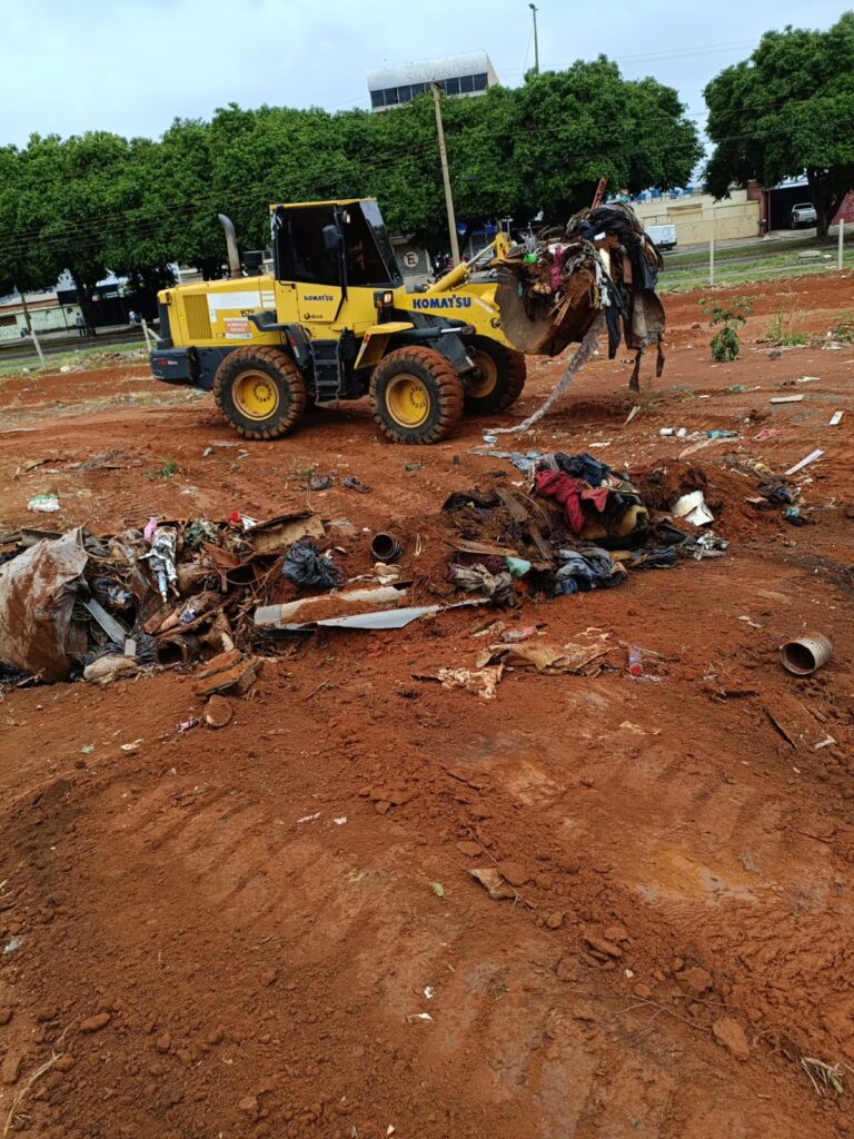 Ceilândia em Ação: 1,9 mil toneladas de lixo são retiradas em megaoperação de limpeza contra alagamentos na região