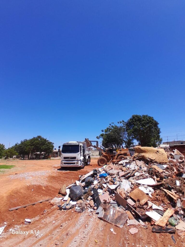 Ceilândia intensifica limpeza e combate aos lixões irregulares durante o feriado prolongado em comemoração ao Dia do Servidor Público (28)