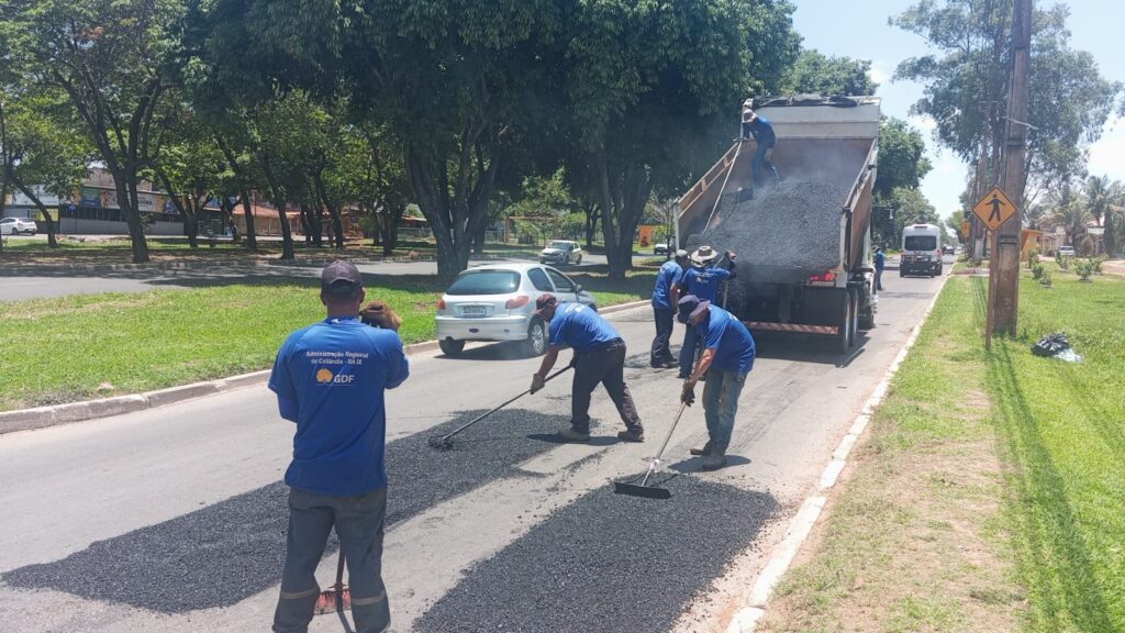 Operação de manutenção asfáltica em Ceilândia