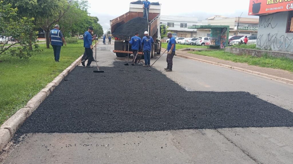 Ceilândia intensifica manutenção e emprega mais de 20 toneladas de massa asfáltica para recuperar vias e bueiros