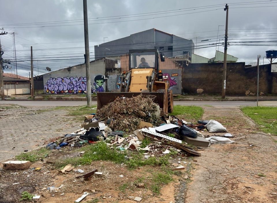 Ceilândia intensifica limpeza e remove mais de 200 toneladas de lixo em duas semanas para combater focos da dengue