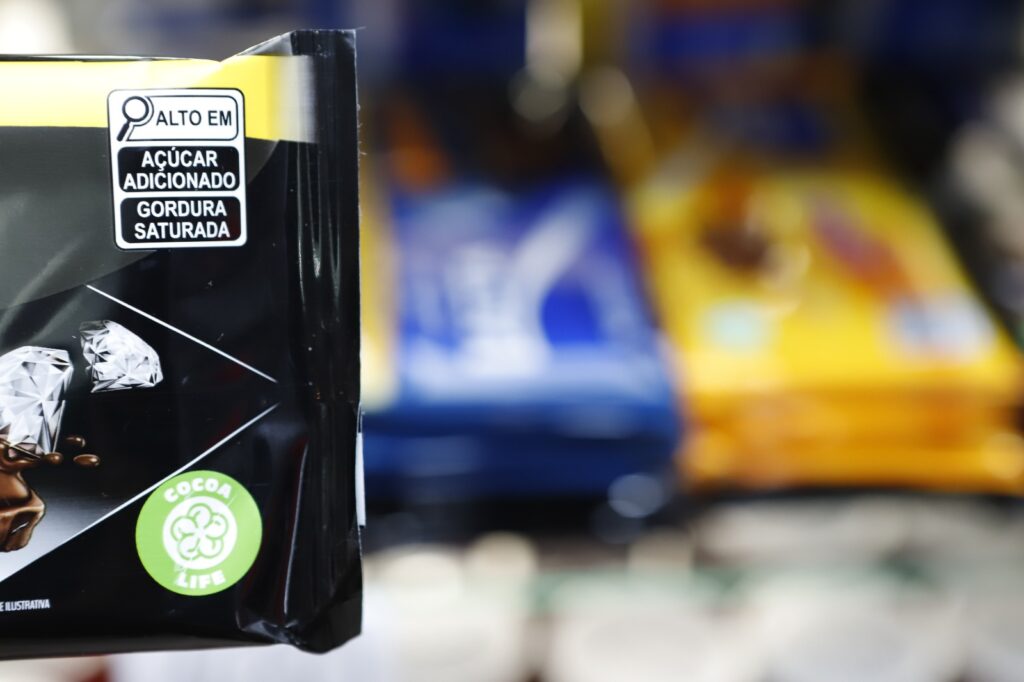 Consumo de ultraprocessados pela população do DF reduz, mas índices continuam elevados