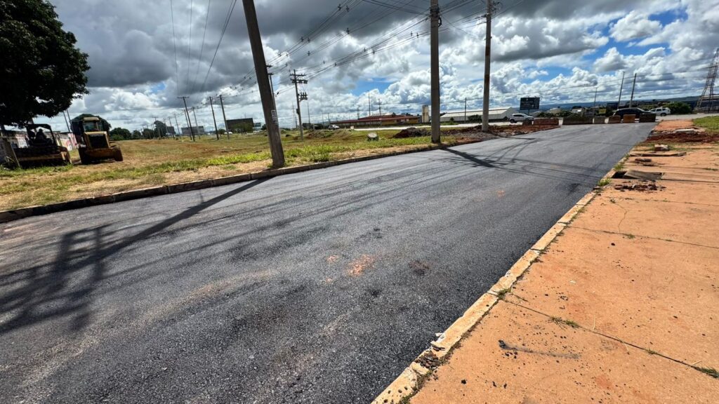 CRATERA NO SETOR O É TAPADA E VIA TEM TRÁFEGO NORMALIZADO EM CEILÂNDIA