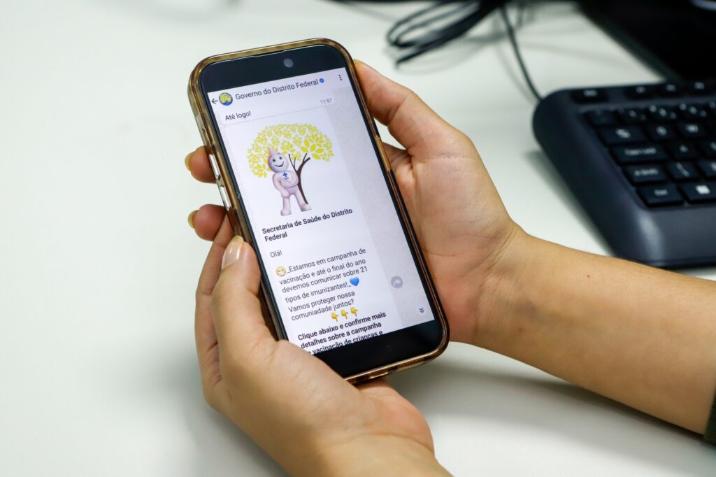 NÃO É FAKE! Saúde já enviou mais de 6 milhões de mensagens para alertar sobre atualização da caderneta