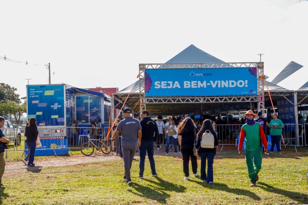 População do Riacho Fundo II recebe diversos serviços de saúde em edição do GDF na Sua Porta