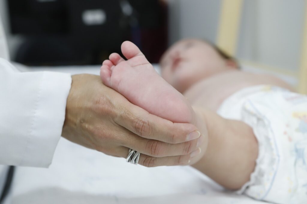 DF se destaca em Teste do Pezinho e reforça diagnóstico precoce de doenças raras.