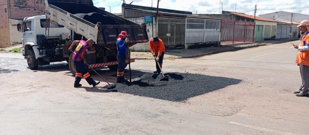 Ceilândia recebe 12 toneladas de massa asfáltica e amplia frentes de serviços