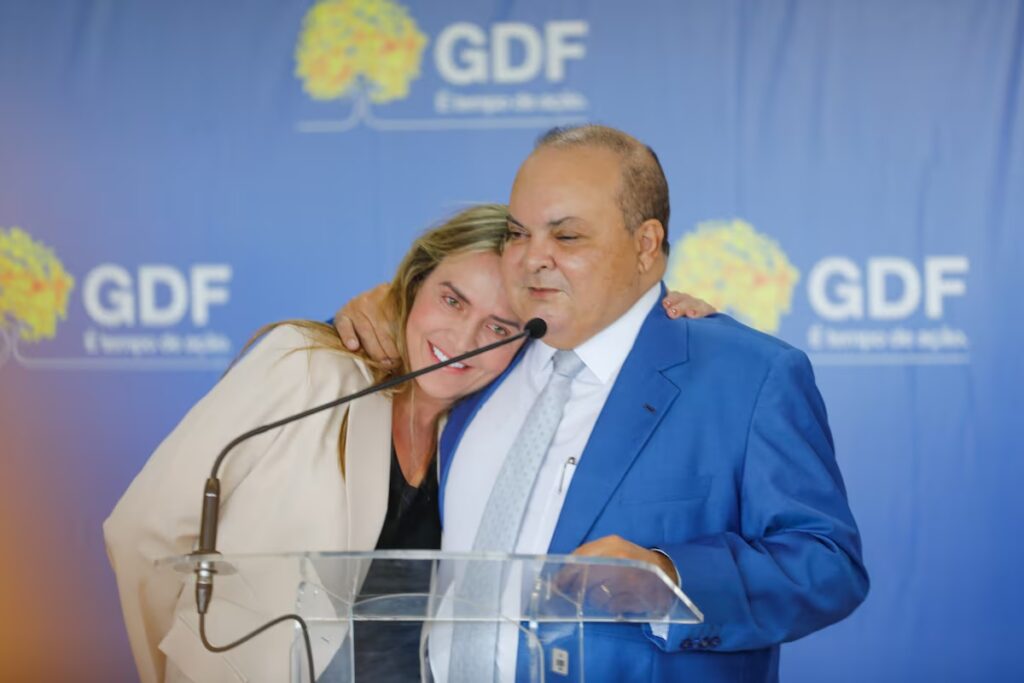 ​Reviravolta no DF: Desistência de Ibaneis Rocha mexe com o tabuleiro político e redefine alianças de Celina Leão