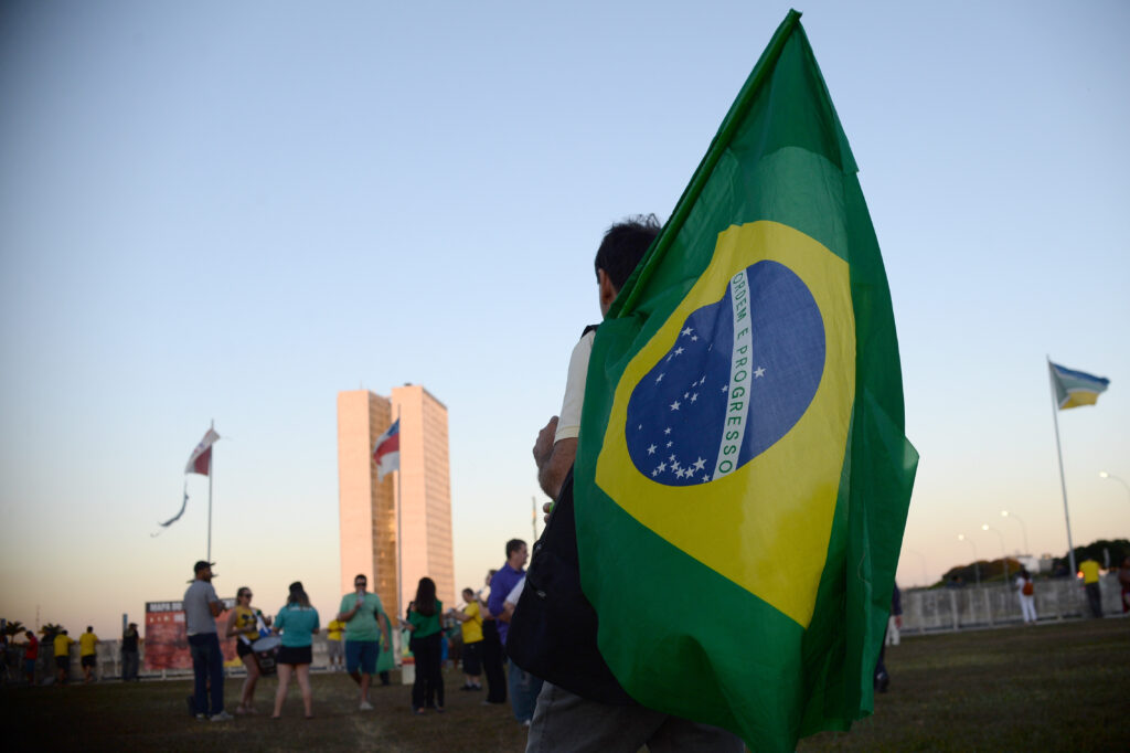 O ano mágico de 2026: Entre o Hexa que não veio, o horário eleitoral e o buraco na rua