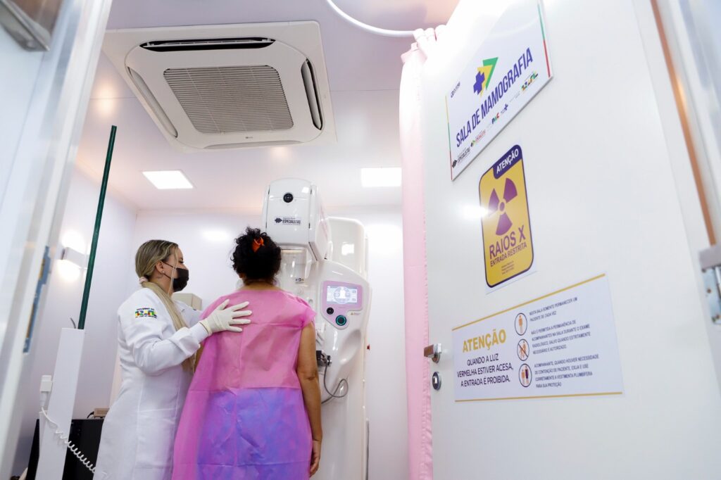 Outubro Rosa: HRT atende mais de 30 mulheres no 11º Mutirão de Reconstrução Mamária. _Iniciativa inclui micropigmentação paramédica para 30 pacientes; 126 profissionais participam_
